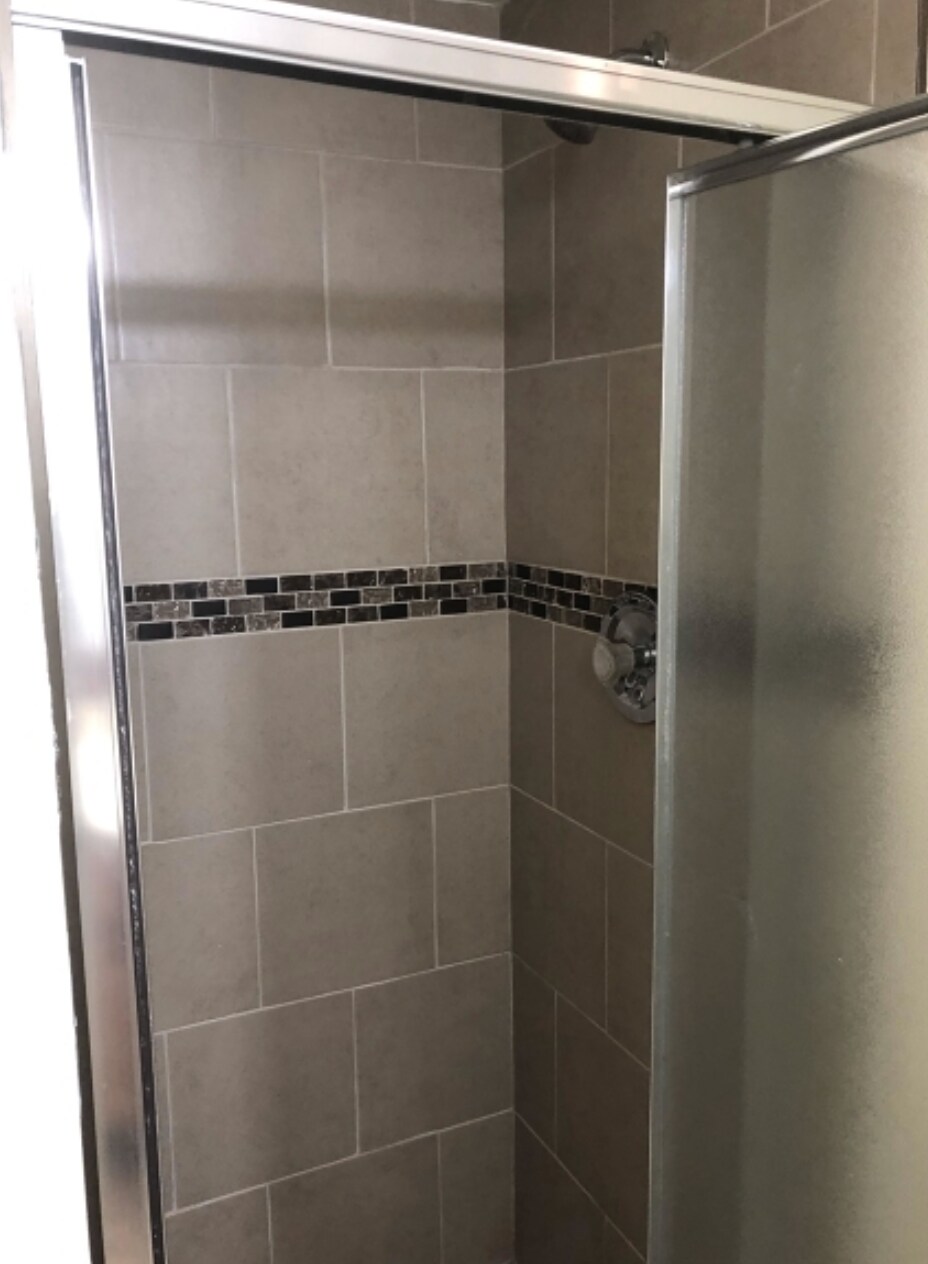 Building Photo - 217 Alexandria Way