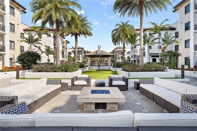 Building Photo - 1030 3rd Ave S