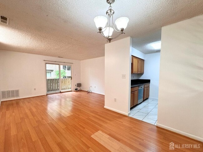 Building Photo - 707 Ravens Crest Dr