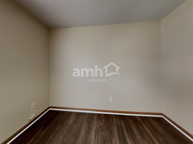 Building Photo - 8255 Captain Dr