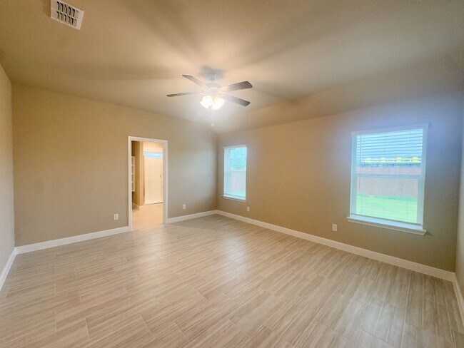 Building Photo - New Build 4 Bed, 2 Bath Home in Mansfield ISD
