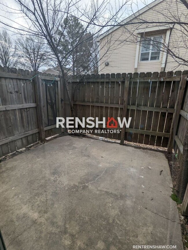Building Photo - 6748 Meadow Oak Place - Renovated To Perfe...