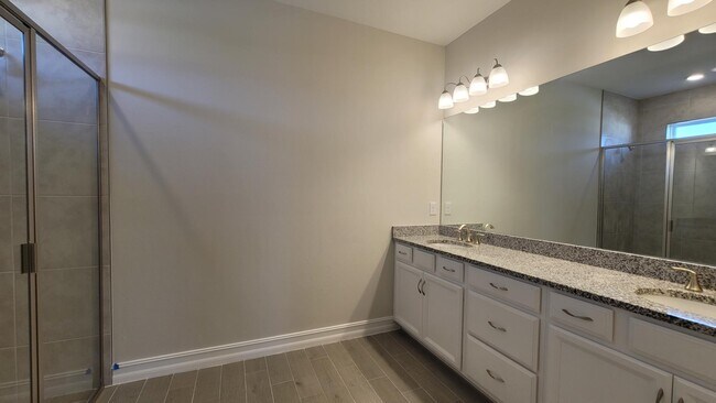 Building Photo - 3930 SW 16th Pl