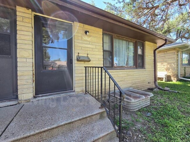 Building Photo - 1249 Dakota St
