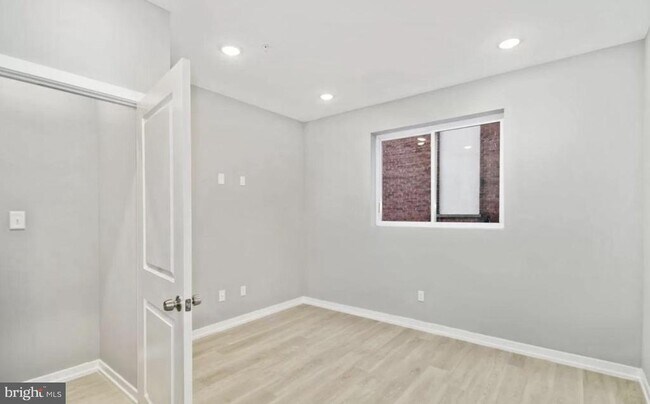 Building Photo - 2426 Jasper St