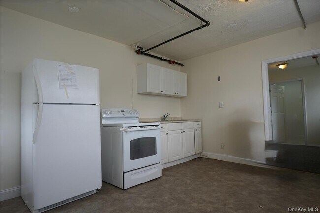 Building Photo - 488 Nassau Rd