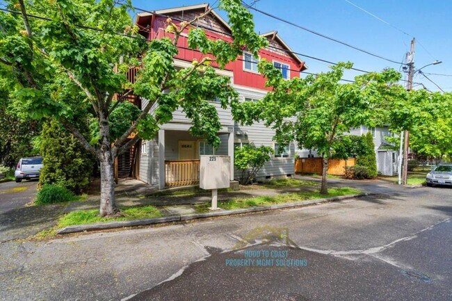 Primary Photo - 225 SE 126th Ave