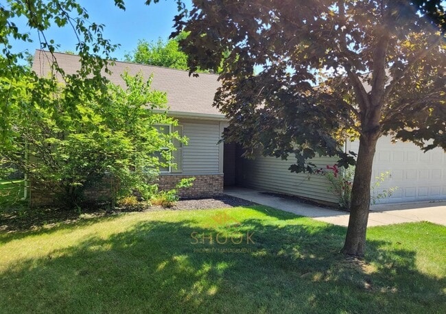 Building Photo - REMODELED 3 BR HOME - AVAILABLE MID JUNE