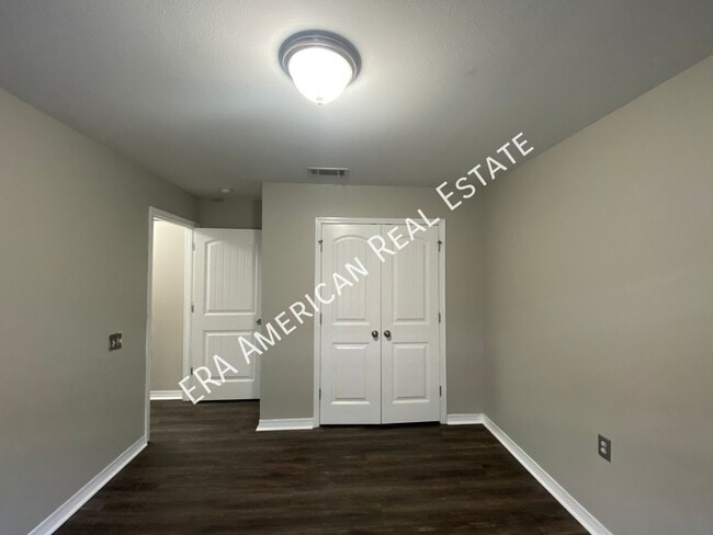 Building Photo - 2024 Bright Water Dr