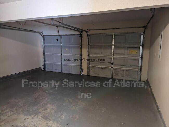 Building Photo - 600 Gonzaga Cir
