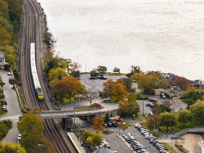 Building Photo - 50 Chestnut St