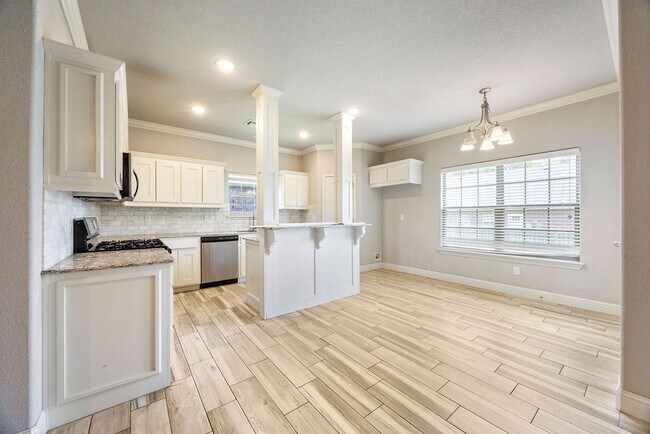 Building Photo - 2237 Aspen