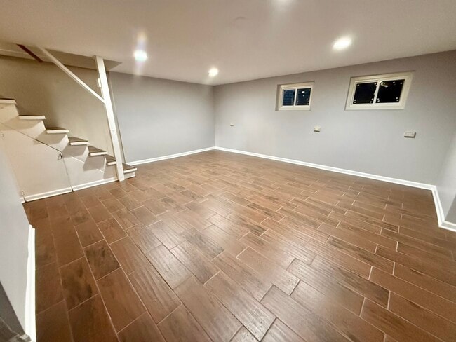 Building Photo - 4926 Crain St