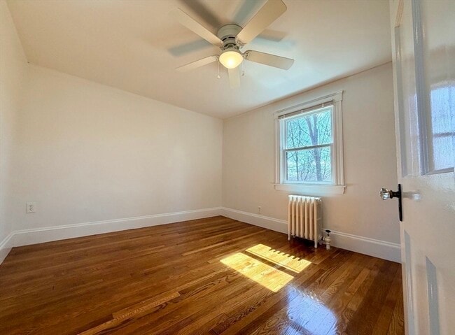 Building Photo - 38 Byron St