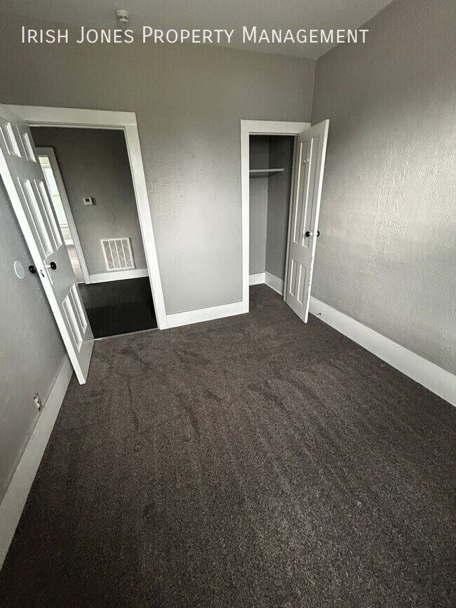 Building Photo - 1389 Broadway-Apt 2 - ALL UTILITIES INCLUDED!