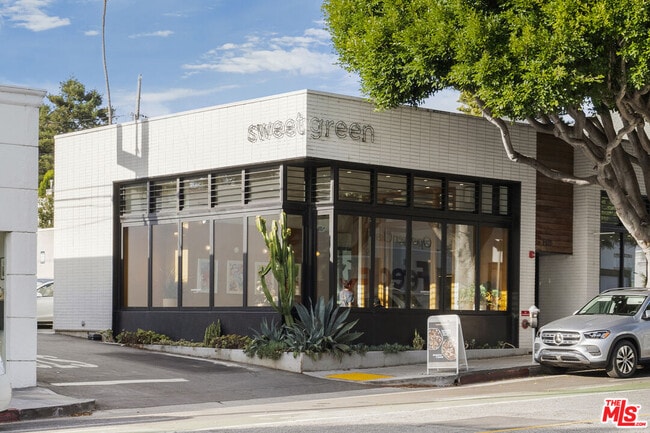 Building Photo - 830 17th St