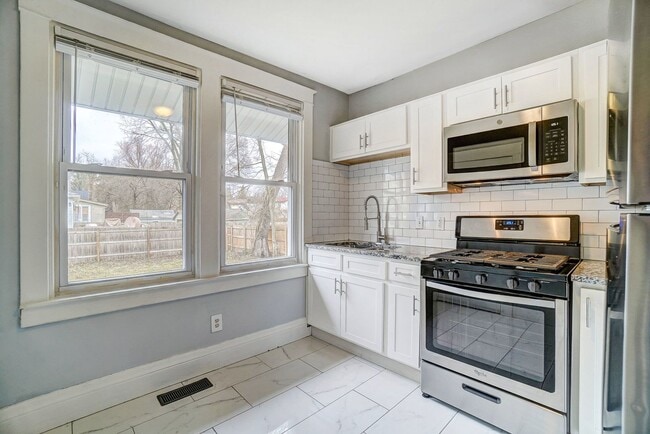 Building Photo - Newly renovated 2bed/1bath