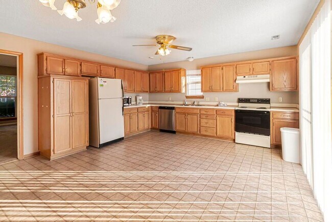 Building Photo - all electric home