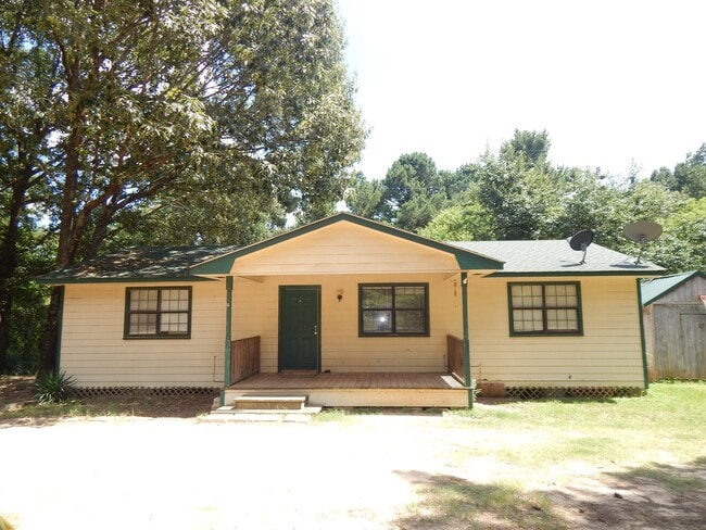 Primary Photo - Winona ISD: 3 Bedroom, 2 Bath Home in a Co...