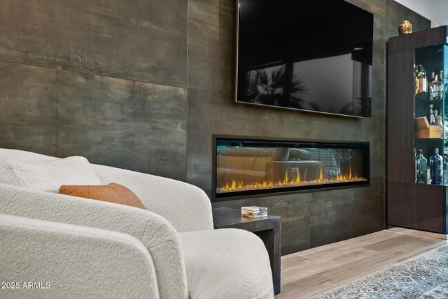 Building Photo - 7167 E Rancho Vista Dr