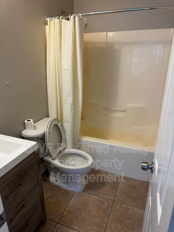 Building Photo - 222 Fairweather Ln