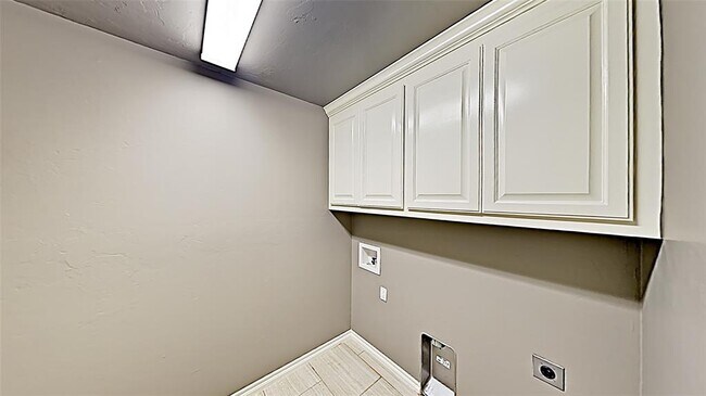 Building Photo - 4201 SE 38th St