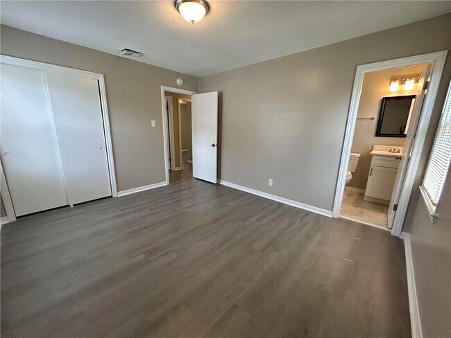 Building Photo - 506 Seville Dr