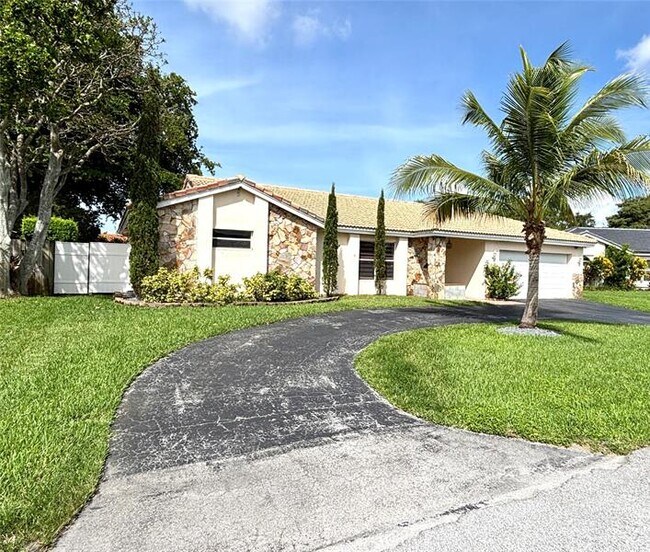 Building Photo - 6421 Crossbow Ct