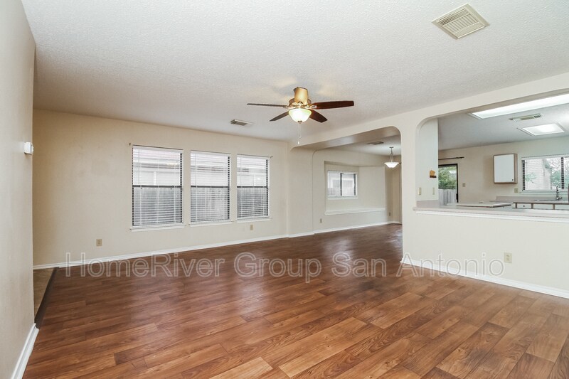 Building Photo - 8019 Chestnut Cedar Dr