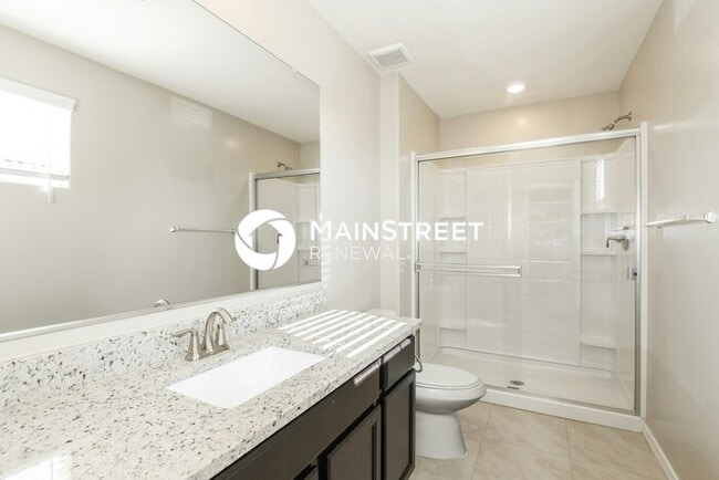 Building Photo - 4 Bedroom Pet-Friendly Home in Phoenix, AZ with Main Street Renewal