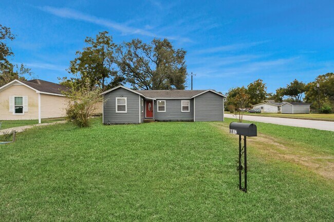 Building Photo - 6817 Anderson St