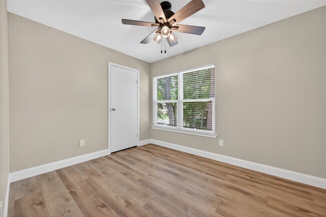 Building Photo - 10 Kittiwake Ct
