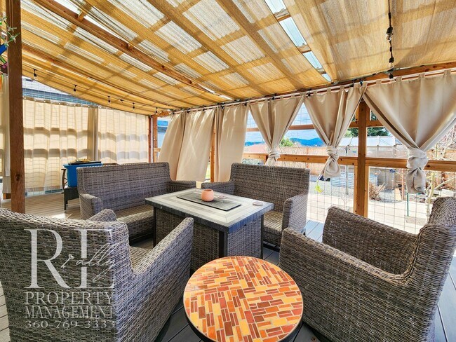 Building Photo - 2113 Brashem Ave