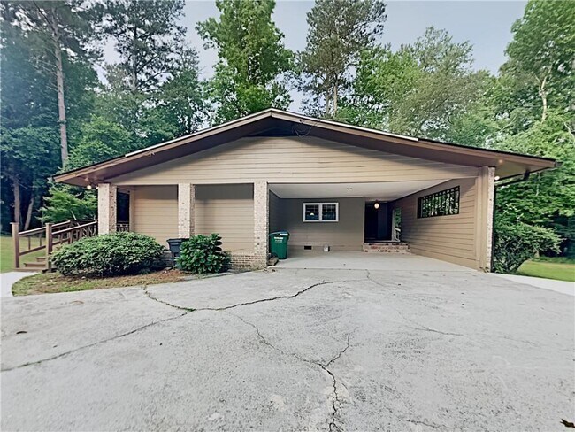 Building Photo - 4790 Matterhorn Dr SW