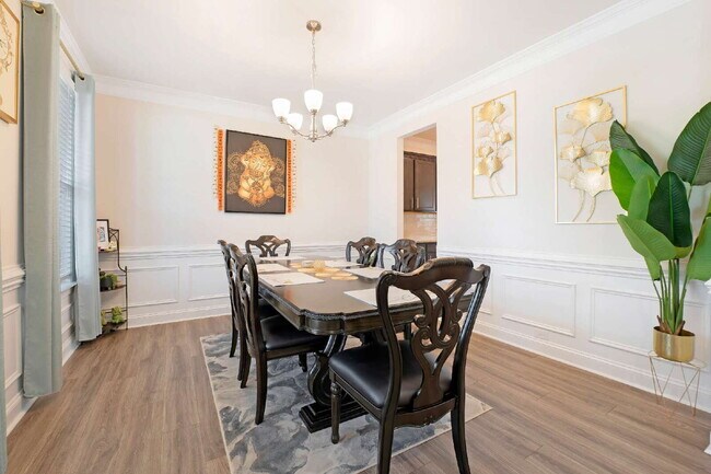 Building Photo - Beautiful Upscale Executive Home with Pool 4B/3Bth with 3,100 sqft
