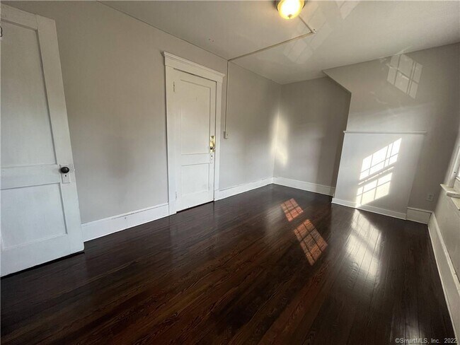 Building Photo - 941 1st Ave