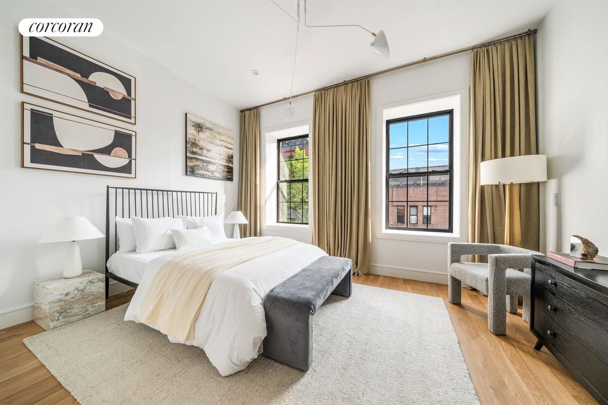 Building Photo - 158 W 136th St