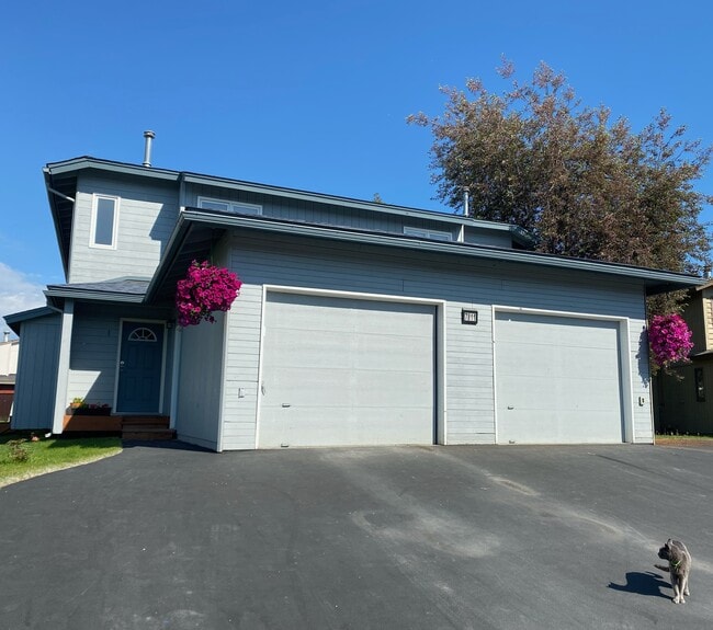 Building Photo - 7811 Mayfair Dr