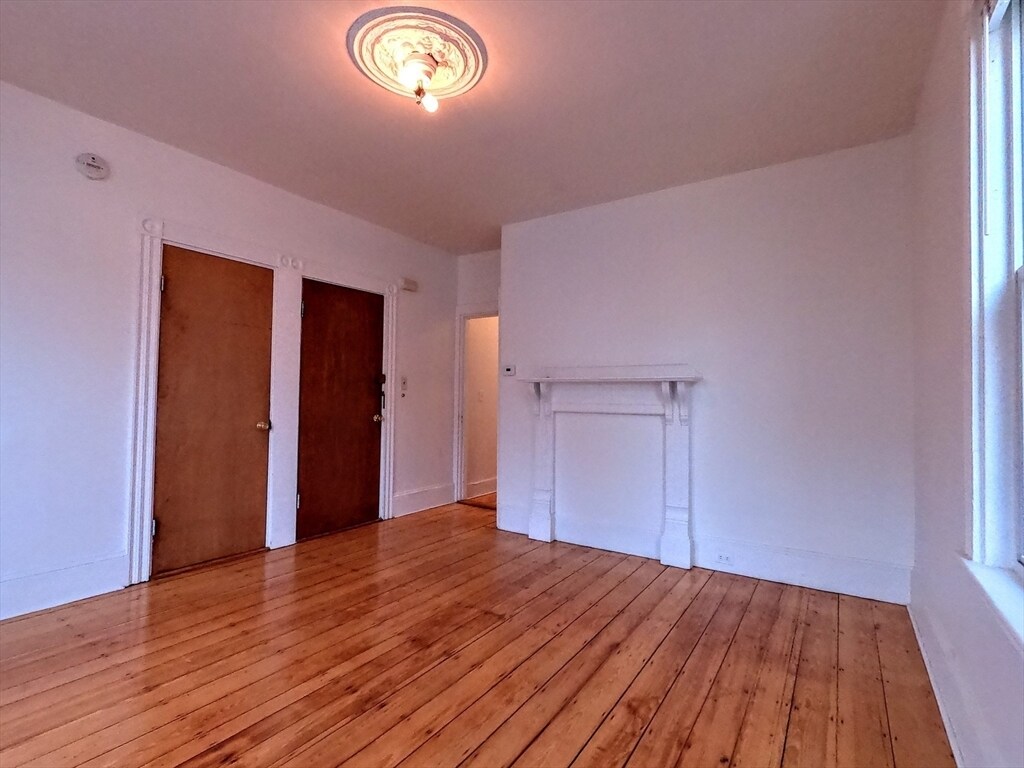 Building Photo - 90 Wenham St