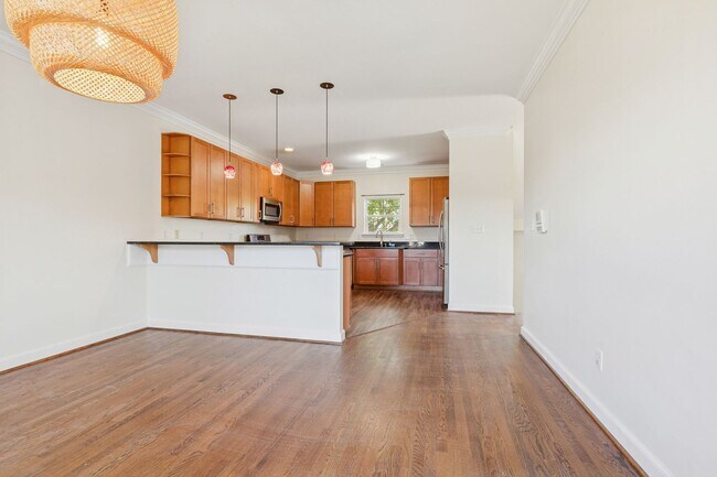 Building Photo - Chic's Beach Updated Rental!