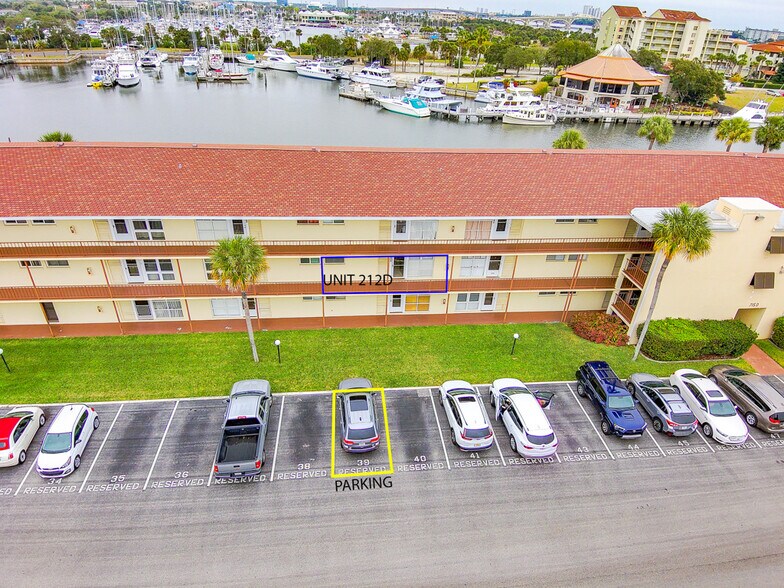 Building Photo - 715 S Beach St