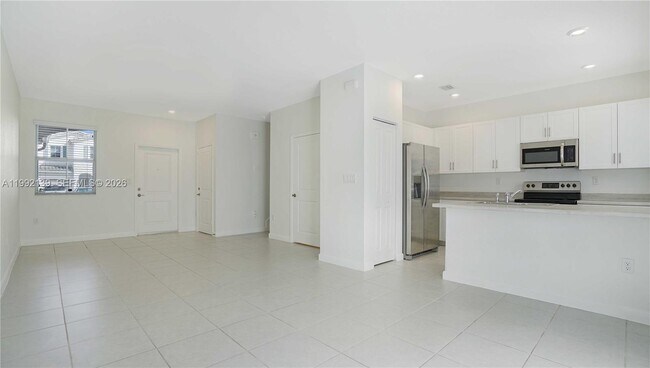 Building Photo - 2676 SE 12th Pl