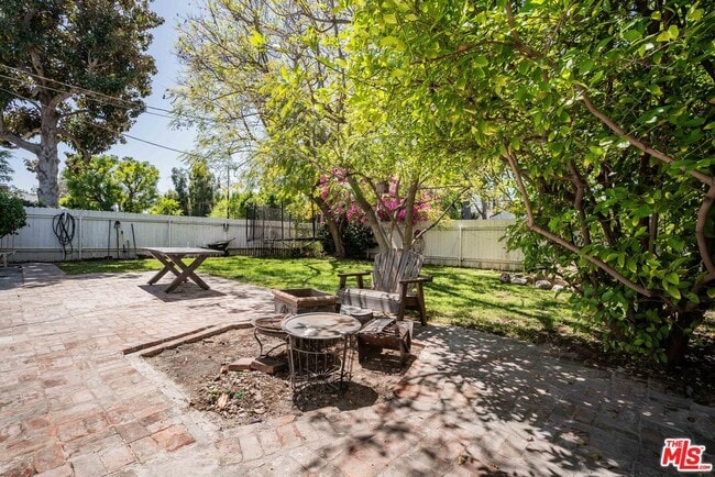 Building Photo - 12255 Addison St