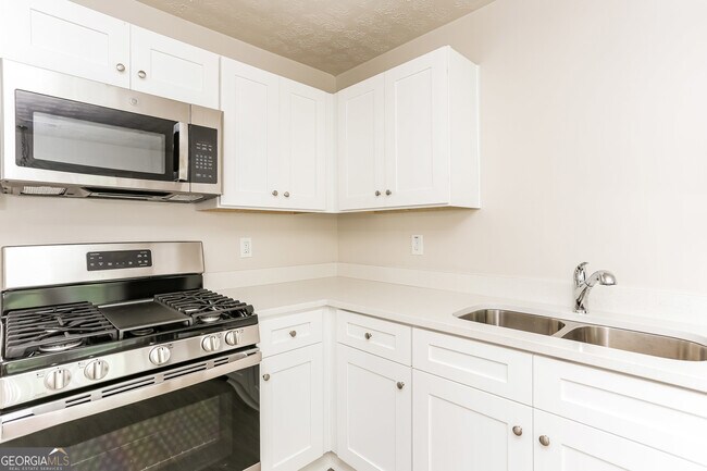 Building Photo - 6621 Ivy Log Dr SW