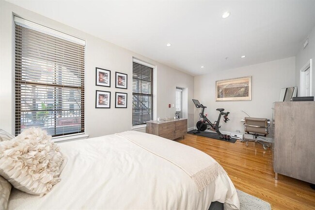 Building Photo - 822 Garden St