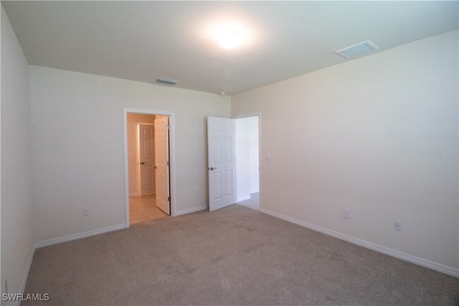 Building Photo - 514 NW 1st Ln