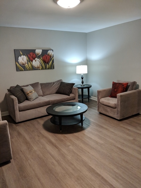 Building Photo - 411 Rose Ln