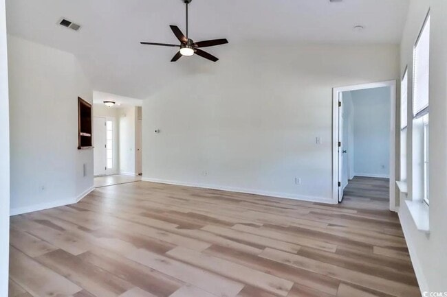 Building Photo - 2081 Haystack Way