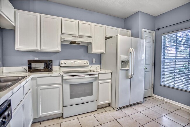 Building Photo - 1050 Vineland Pl