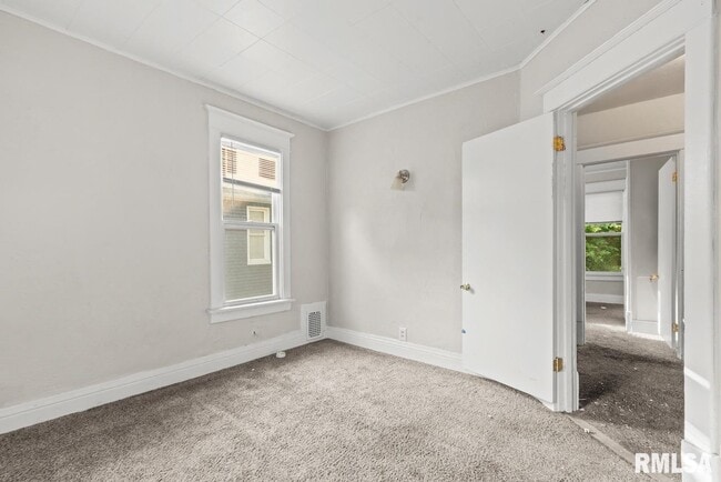 Building Photo - 1301 W Parkside Dr